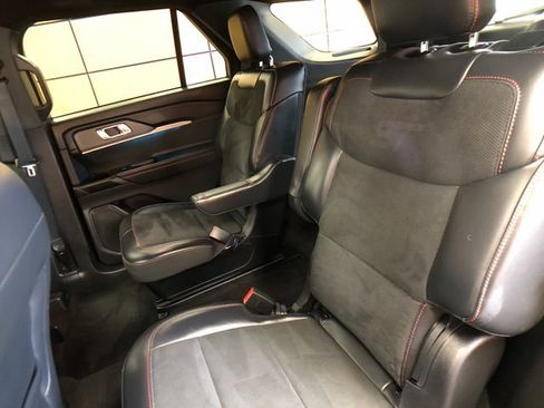 Used 2025 Ford Explorer ST AWD/4WD image 19