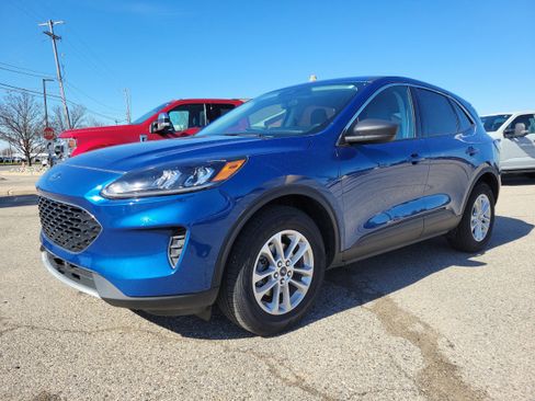 Certified 2022 Ford Escape SE w/ Convenience Package image 3