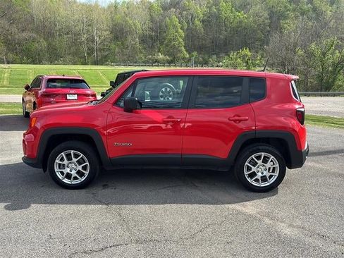 Used 2023 Jeep Renegade Latitude AWD/4WD image 7