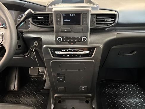 Used 2024 Ford Explorer 4WD Police Interceptor image 17