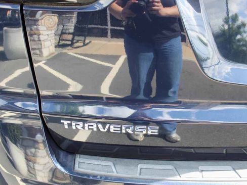 Used 2017 Chevrolet Traverse LS FWD image 7
