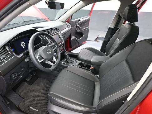Used 2023 Volkswagen Tiguan SE AWD/4WD image 21