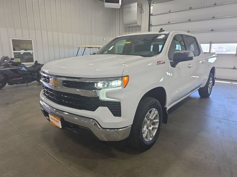 Used 2023 Chevrolet Silverado 1500 LT AWD/4WD image 4