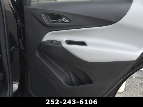 Used 2024 Chevrolet Equinox LS w/ Midnight Edition FWD image 33