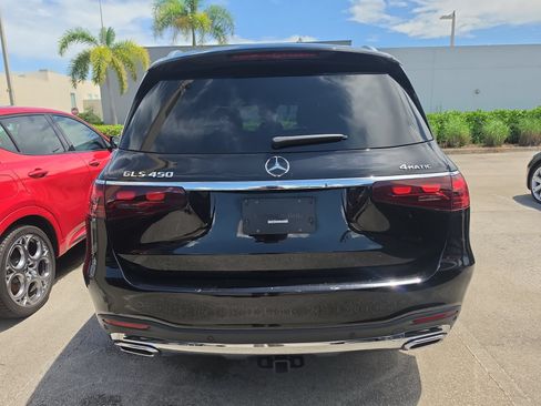 Used 2024 Mercedes-Benz GLS 450 4MATIC image 5