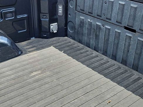Used 2019 GMC Sierra 1500 SLT RWD image 23