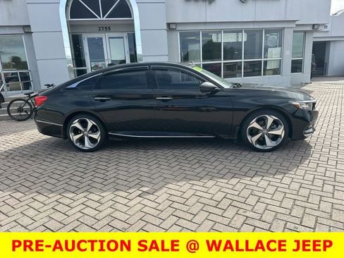 Used 2019 Honda Accord Touring image 6