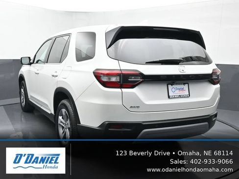 Used 2025 Honda Pilot EX-L image 4