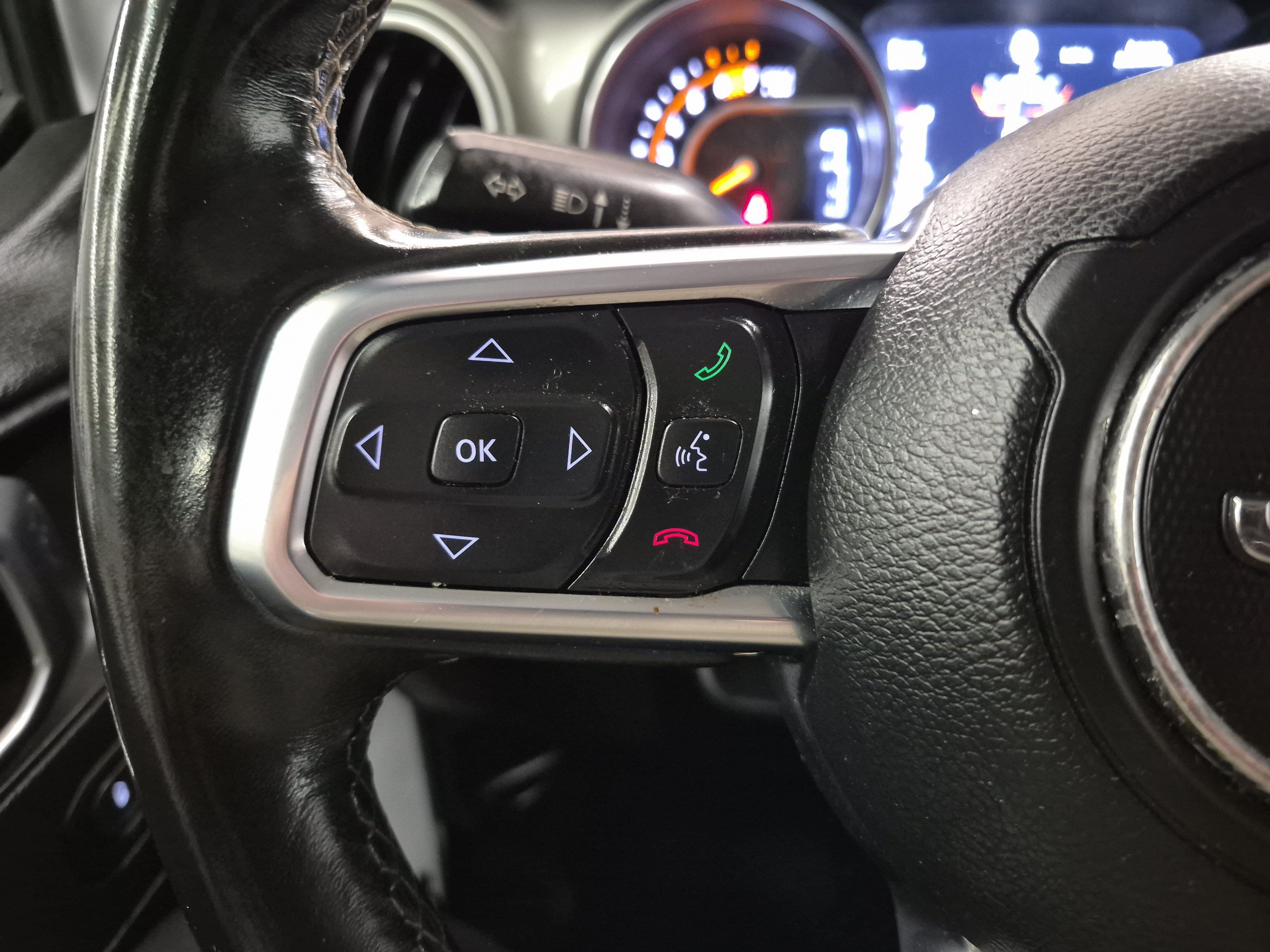 Used 2019 Jeep Wrangler Unlimited Sahara AWD/4WD image 25