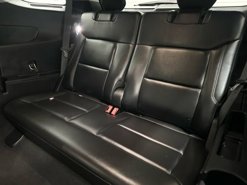 Used 2022 Ford Explorer XLT w/ Equipment Group 202A image 16