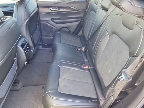 New 2025 Jeep Grand Cherokee Altitude image 24