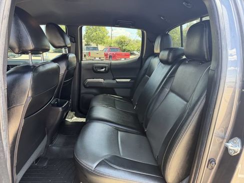Used 2023 Toyota Tacoma TRD Off-Road w/ Technology Package AWD/4WD image 27