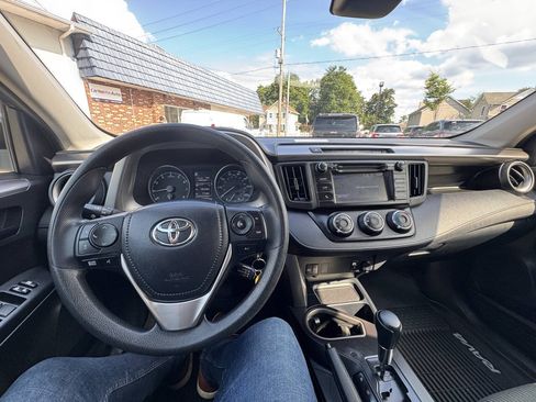 Used 2018 Toyota RAV4 LE w/ All Weather Liner Package AWD/4WD image 42