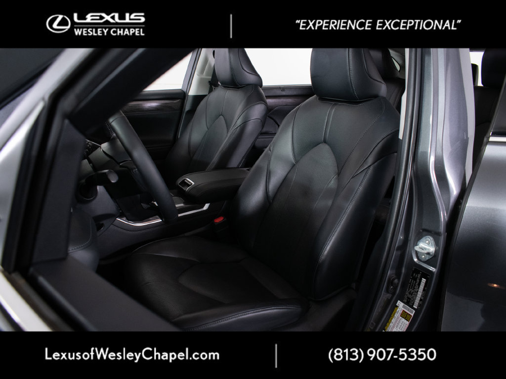 Used 2023 Toyota Highlander Limited FWD image 13