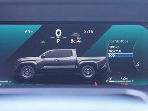 Certified 2025 Toyota Tacoma TRD Off-Road AWD/4WD image 41