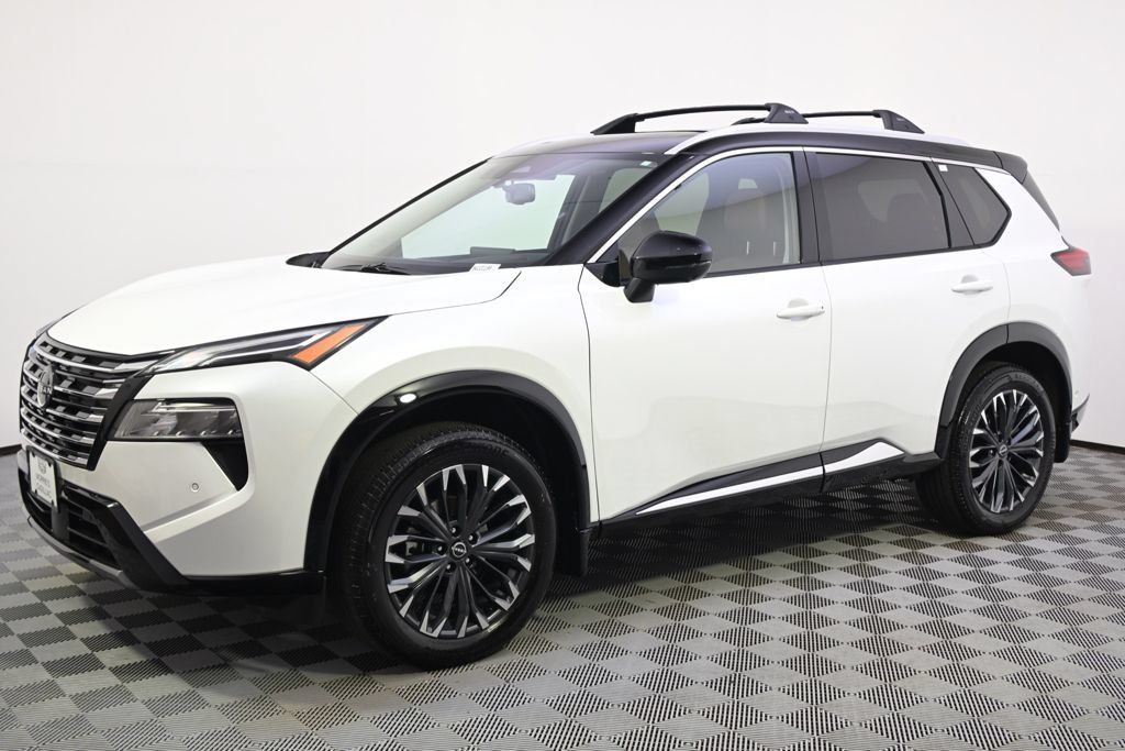 Used 2025 Nissan Rogue Platinum FWD image 2