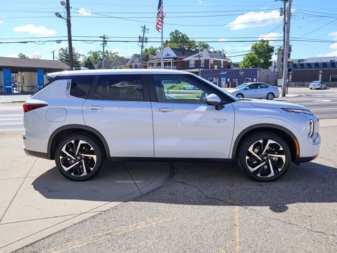 Used 2025 Mitsubishi Outlander SE AWD/4WD image 6