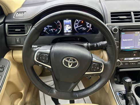 Used 2017 Toyota Camry XLE image 23