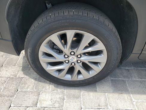 Used 2025 Buick Enclave Preferred image 6