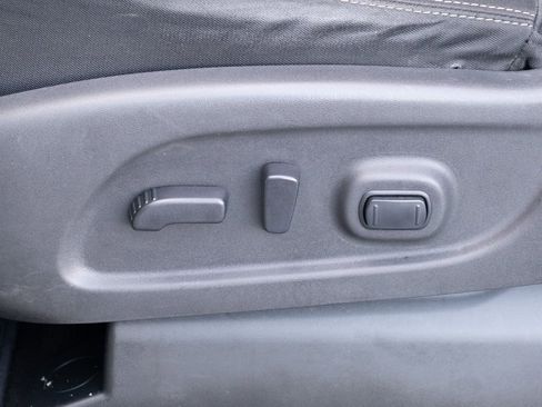 Used 2017 Nissan Titan S image 11