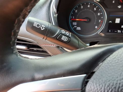 Used 2023 Chevrolet Traverse RS FWD image 33