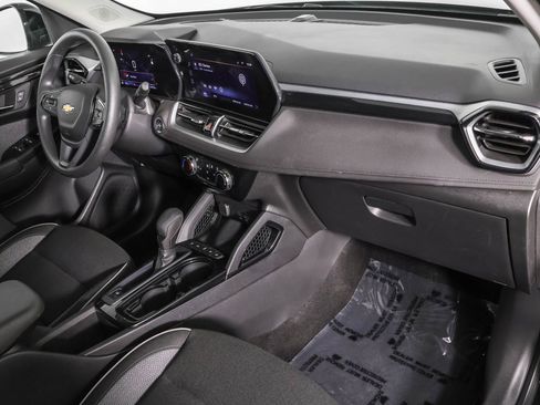Used 2024 Chevrolet TrailBlazer LT FWD image 42