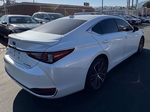 Used 2024 Lexus ES 300h w/ Premium Package FWD image 7