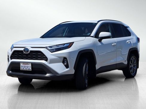 Used 2025 Toyota RAV4 XLE Premium AWD/4WD image 11