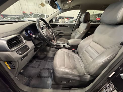 Used 2016 Kia Sorento EX image 17