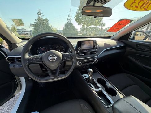 Used 2023 Nissan Altima 2.5 S FWD image 17