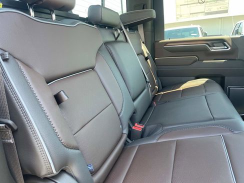 New 2025 GMC Sierra 2500 Denali w/ Denali Reserve Package image 26