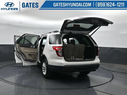 Used 2015 Ford Explorer XLT w/ Equipment Group 202B AWD/4WD image 56