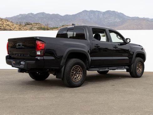 Used 2022 Toyota Tacoma SR5 w/ Trail Edition AWD/4WD image 8