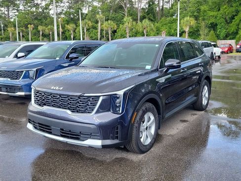 New 2026 Kia Sorento LX FWD image 3
