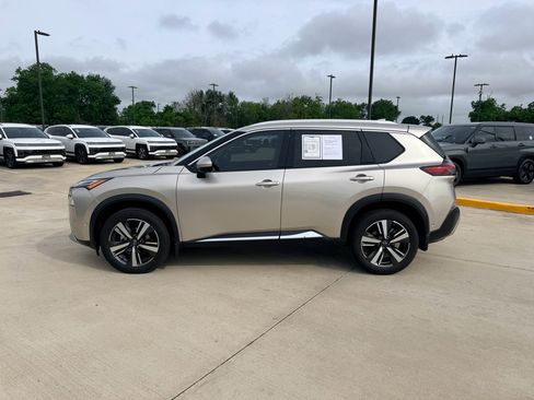 Used 2023 Nissan Rogue Platinum FWD image 8