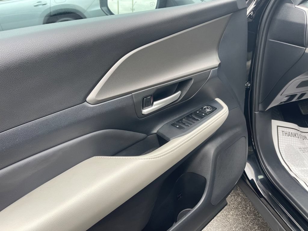 Used 2026 Toyota Grand Highlander FWD image 11