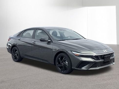 New 2026 Hyundai Elantra SEL Sport Premium FWD image 3
