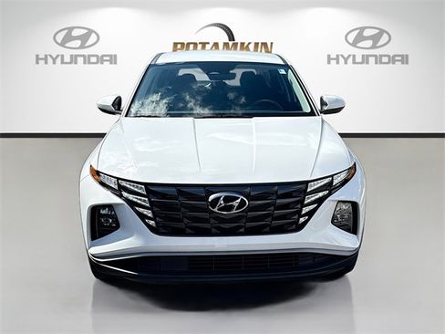 Certified 2024 Hyundai Tucson SE image 2