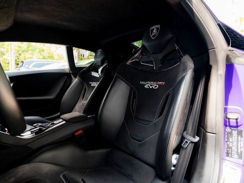 Used 2021 Lamborghini Huracan EVO RWD image 41
