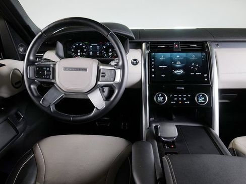 Certified 2024 Land Rover Discovery Dynamic SE AWD/4WD image 11