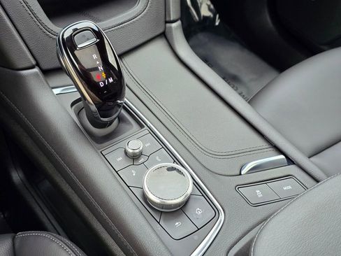 Used 2025 Cadillac XT6 Luxury image 26