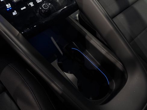 Used 2025 Porsche Macan 4 Electric image 17