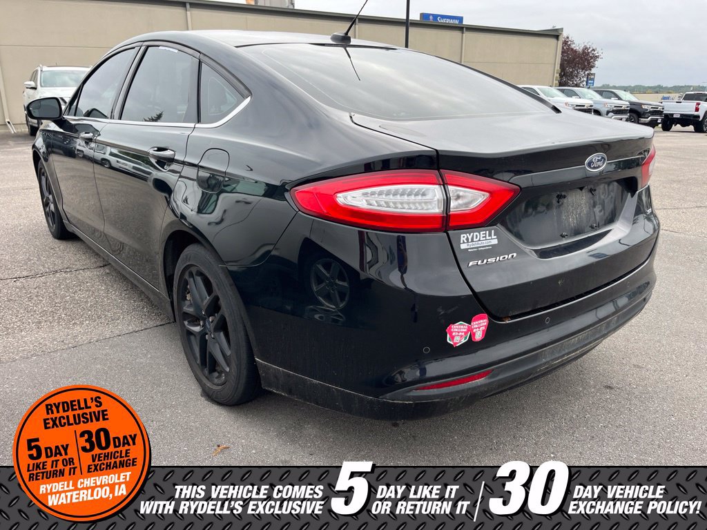 Used 2016 Ford Fusion SE FWD image 3