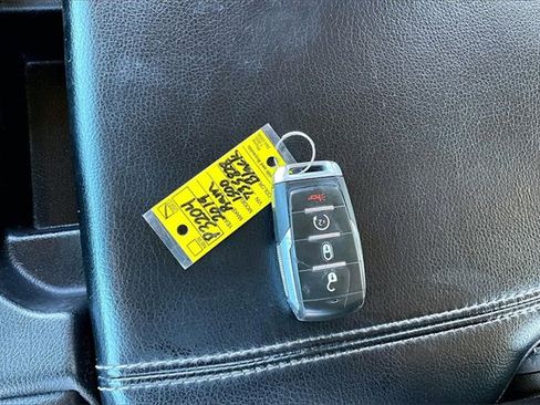 Used 2019 RAM 1500 Laramie image 36