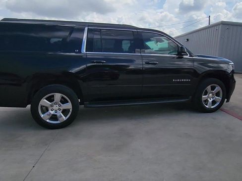 Used 2019 Chevrolet Suburban LT RWD image 9