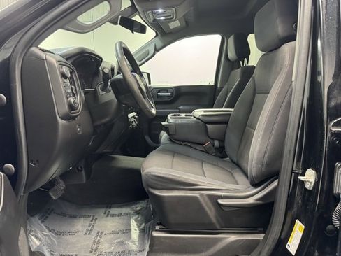 Used 2020 Chevrolet Silverado 1500 Custom w/ Custom Value Package image 12