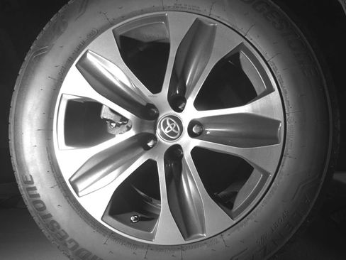 Used 2023 Toyota Highlander XLE image 13