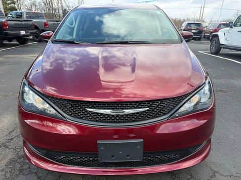 Used 2023 Chrysler Voyager LX image 8