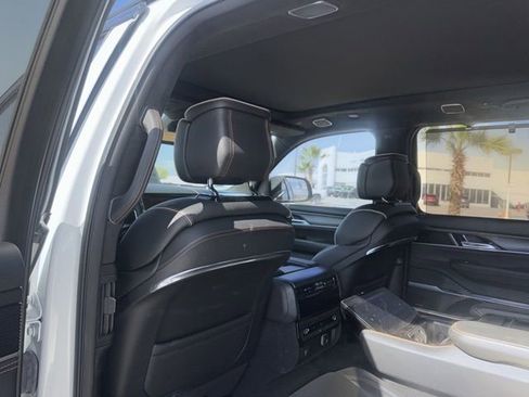 Used 2024 Jeep Grand Wagoneer Series III w/ Quick Order Packagew 28T image 12