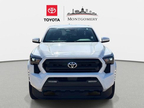 Used 2025 Toyota Tacoma SR5 image 8